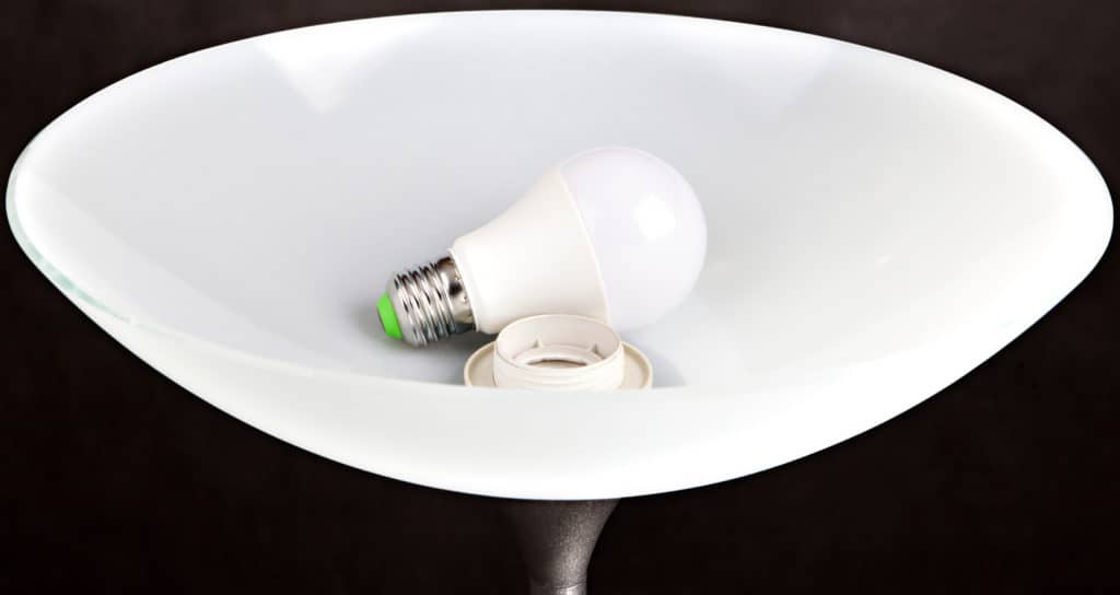 Deckenfluter einfach auf LED Leuchtmittel umrüsten - LedTipps.net