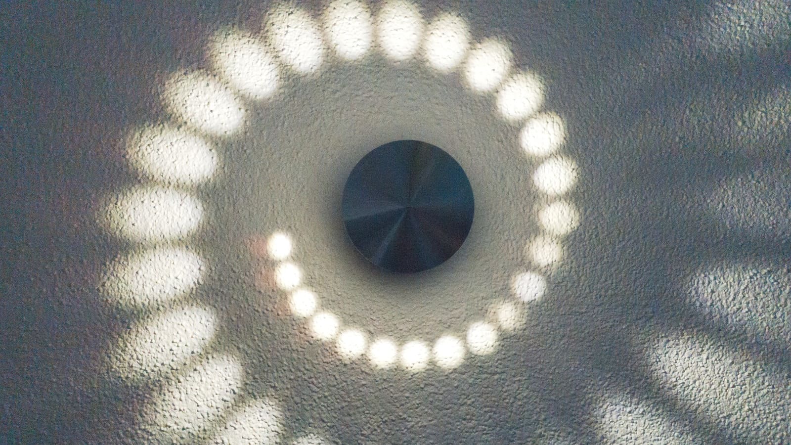 Deckenleuchte mit indirektem Licht