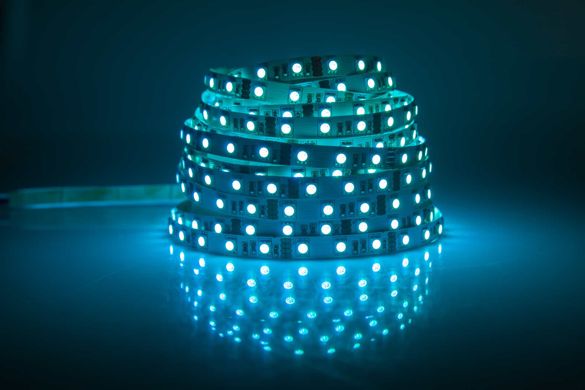 LED Streifen befestigen – Anleitung & Tipps