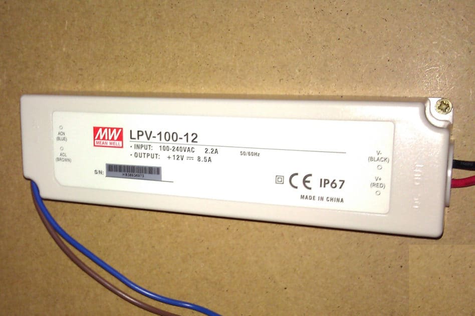 LED geeignet ab 1W Transformator 30W 230V auf 12V Trafo Netzteil Lichtband